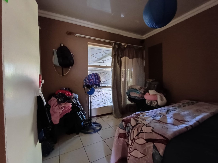 6 Bedroom Property for Sale in Randlespark North West
